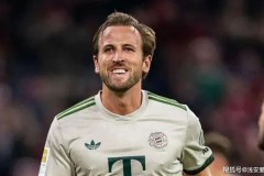 巴塞罗那蒙锥克球场：球迷热情点燃足球盛宴